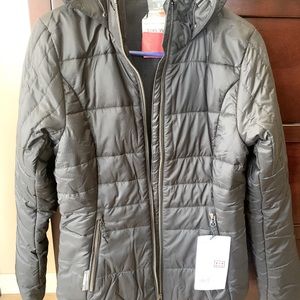 New Women’s Small Black Icebreaker Coat